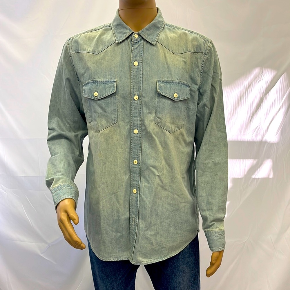 Men’s size large western style denim shirt